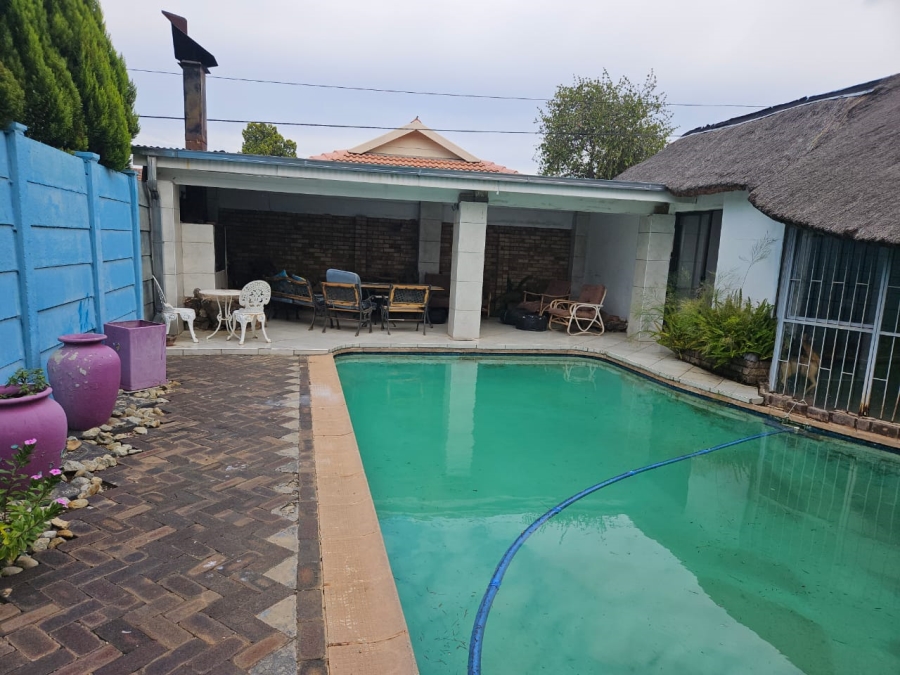 5 Bedroom Property for Sale in Wilkeville North West